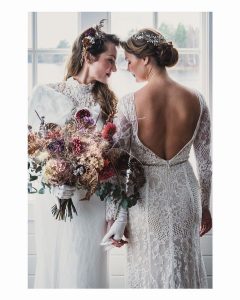 Bröllopsbukett av Sofia Sima på Malva och Iris. Fotograf Gabriel Alenius.