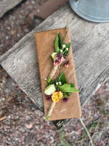 Bröllopdekorationer, buketter och bröllopsbuketter av Sofia Sima på Malva och Iris.