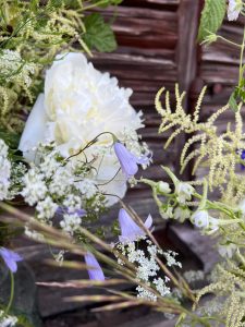 Sommarblommor och buketter av Sofia Sima på Malva och Iris.