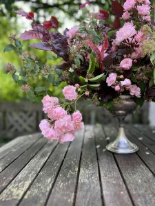 Sommarblommor och buketter av Sofia Sima på Malva och Iris.