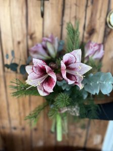 Blommor och buketter med vintertema av Sofia Sima på Malva och Iris.